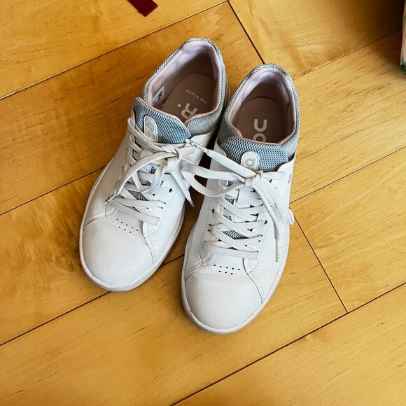 On Cloud Roger - Picture 6 of 6